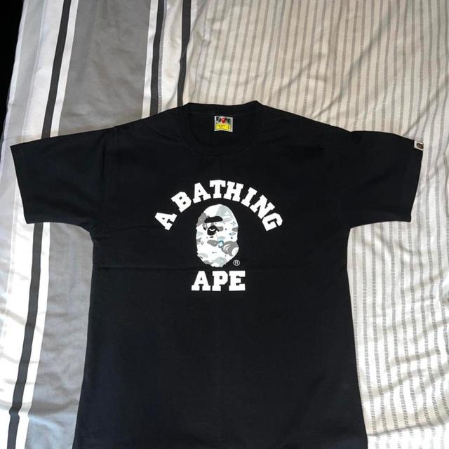 BAPE Men's T-shirt - Black - L on Productcaster.