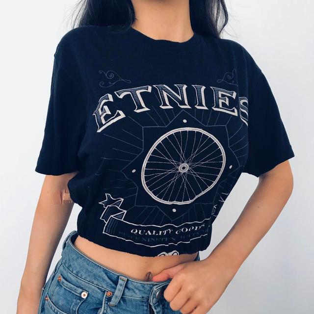 Etnies Women's Crop top - Black - S on Productcaster.