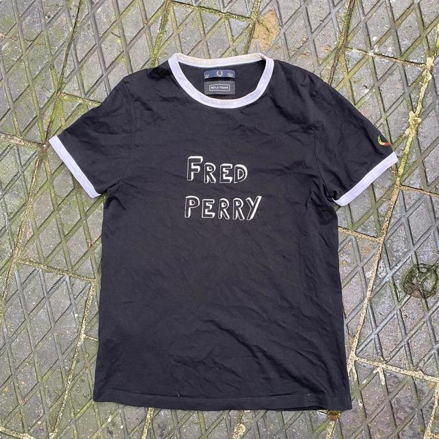 Fred Perry Women's T-shirt - Black - 8 on Productcaster.