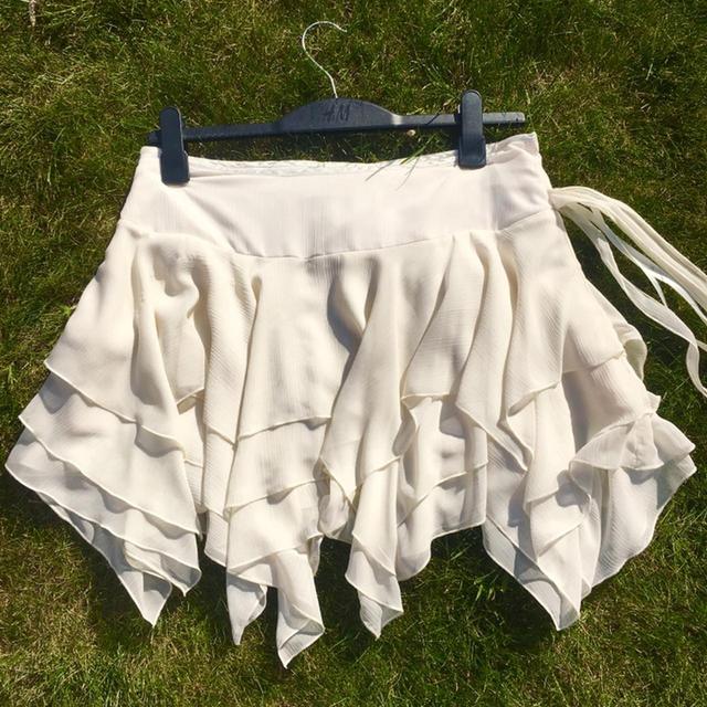 Topshop Women's Mini Skirt - Cream - UK 12 on Productcaster.