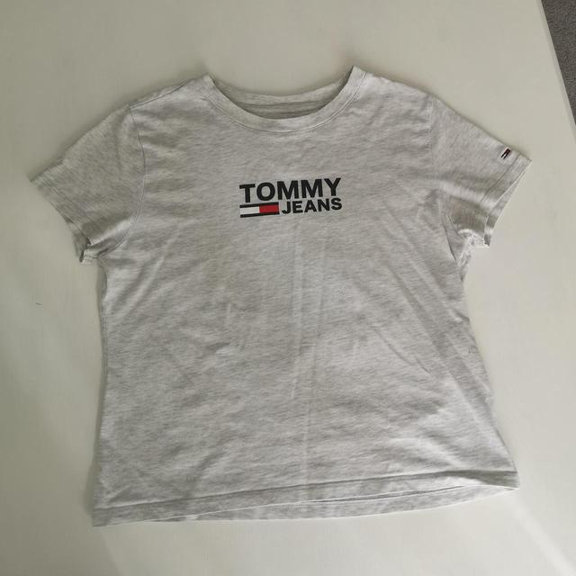 Tommy Hilfiger Women's T-shirt - Grey - S on Productcaster.