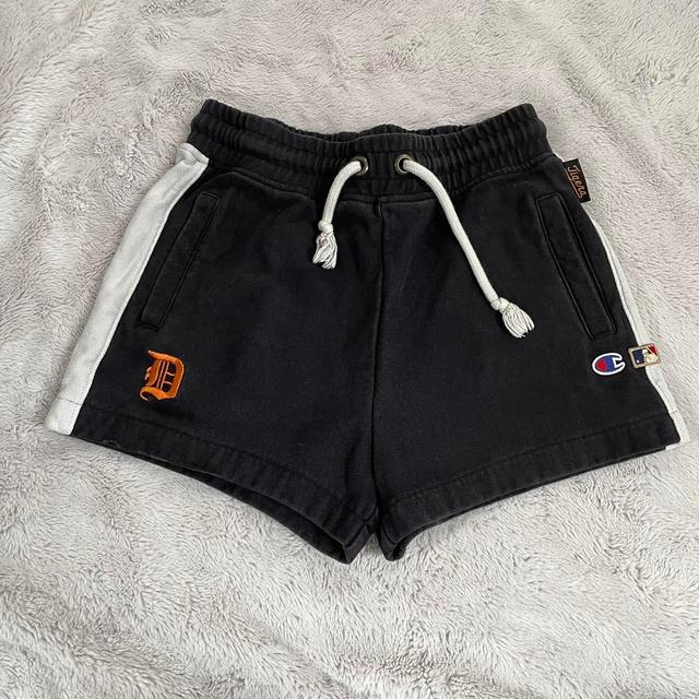 Champion Women's Shorts - Black - S on Productcaster.