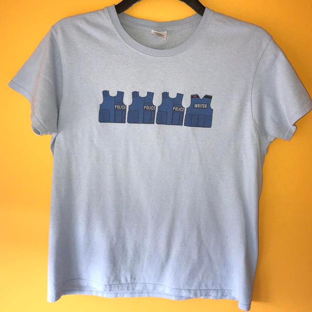 Gildan Women's T-shirt - Blue - L on Productcaster.