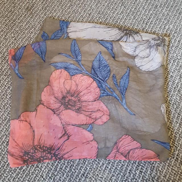 Preloved Women's Scarf - Pink on Productcaster.