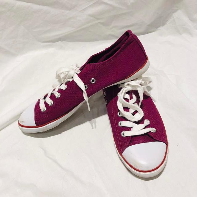 Preloved Women's Trainers - Burgundy - UK 5 on Productcaster.