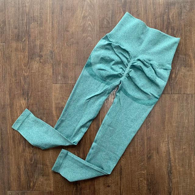 Women's Leggings - Green - L on Productcaster.