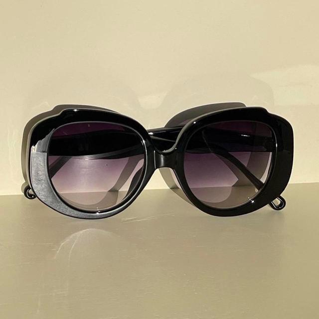 Women's Sunglasses - Black on Productcaster.