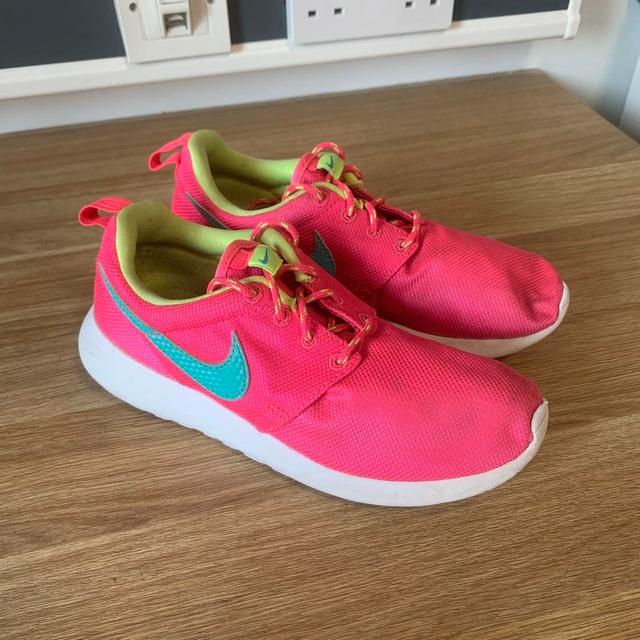 Nike Women's Trainers - Pink - UK 4 on Productcaster.