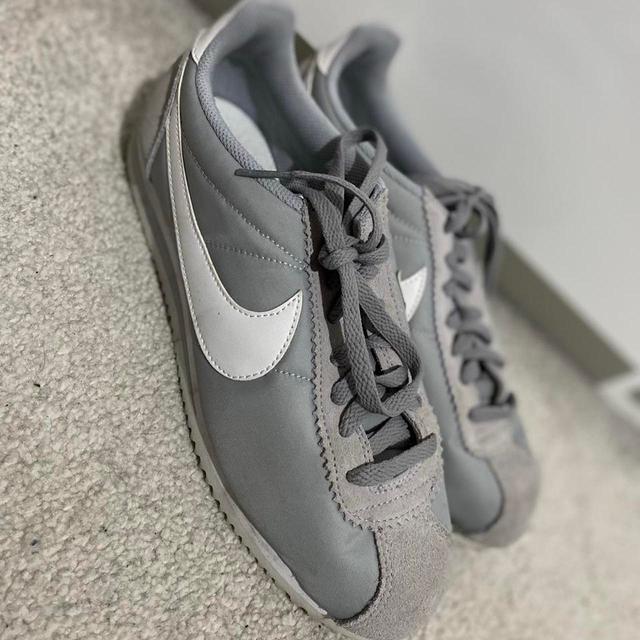 Nike Women's Trainers - Grey - UK 6 on Productcaster.