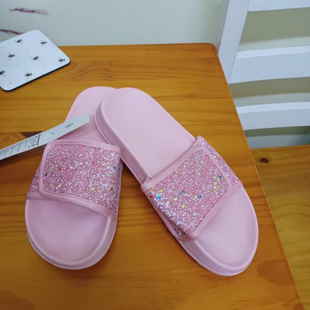 Preloved Kids' Flip flops - Pink on Productcaster.