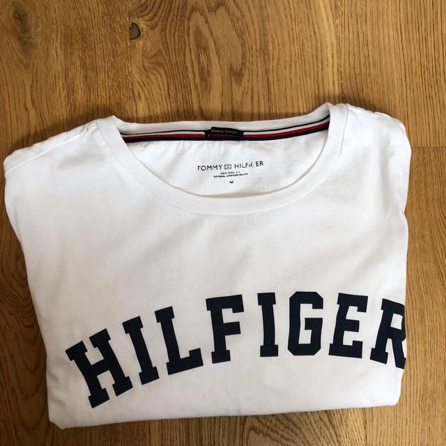 Tommy Hilfiger Men's T-shirt - White - M on Productcaster.