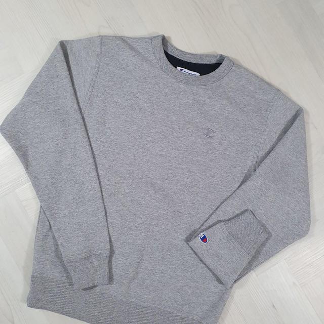 Champion Men's Sweatshirt - Grey - S on Productcaster.