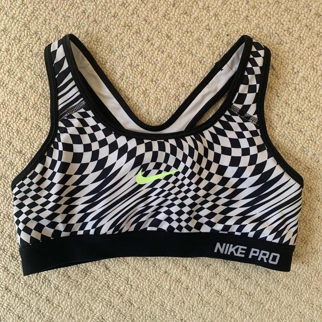 Nike Women's Crop top - Black - S on Productcaster.