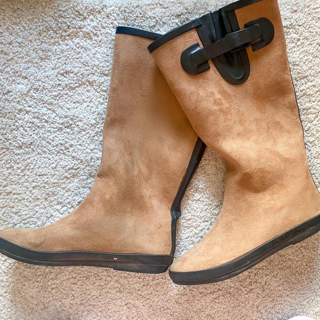 Preloved Women's Mid calf Boots - Tan - UK 4 on Productcaster.