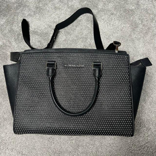 Michael Kors Women's Shoulder bags - Black on Productcaster.