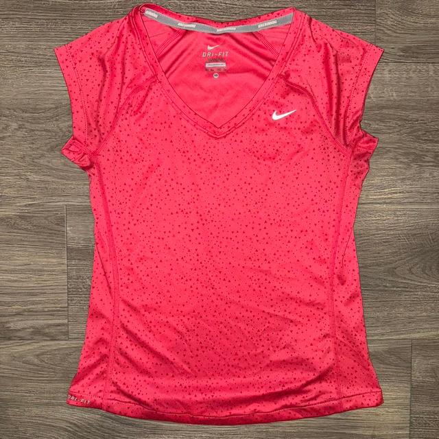 Nike Women's T-shirt - Red/Pink - XS on Productcaster.