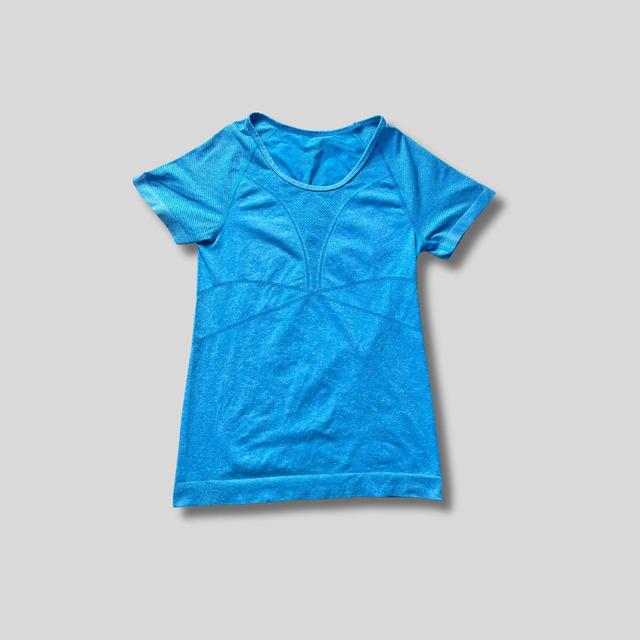 Preloved Women's T-shirt - Blue - S on Productcaster.