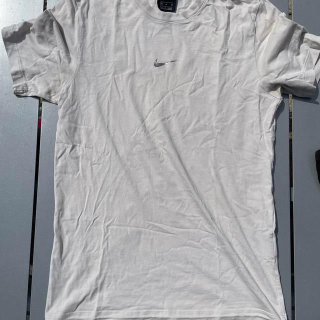 Nike Men's T-shirt - White - M on Productcaster.