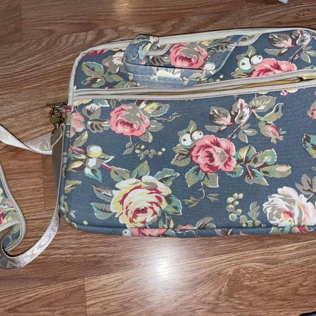 Preloved Women's Shoulder bags - Multi on Productcaster.