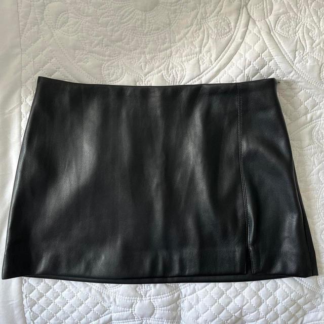 Urban Outfitters Women's Skirt - Black - M on Productcaster.