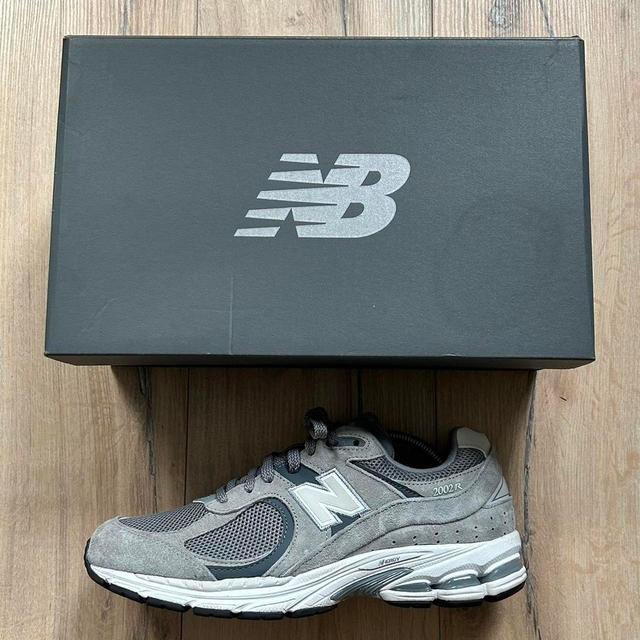 New Balance Men's Trainers - Grey/White - UK 7.5 on Productcaster.