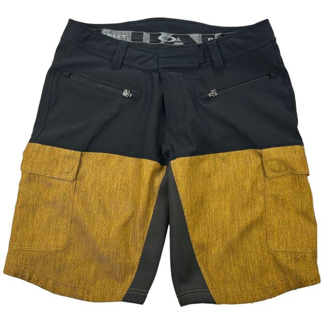 Oakley Men's Shorts - Black/Gold - 36" on Productcaster.