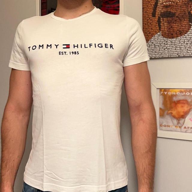 Tommy Hilfiger Men's T-shirt - White - M on Productcaster.