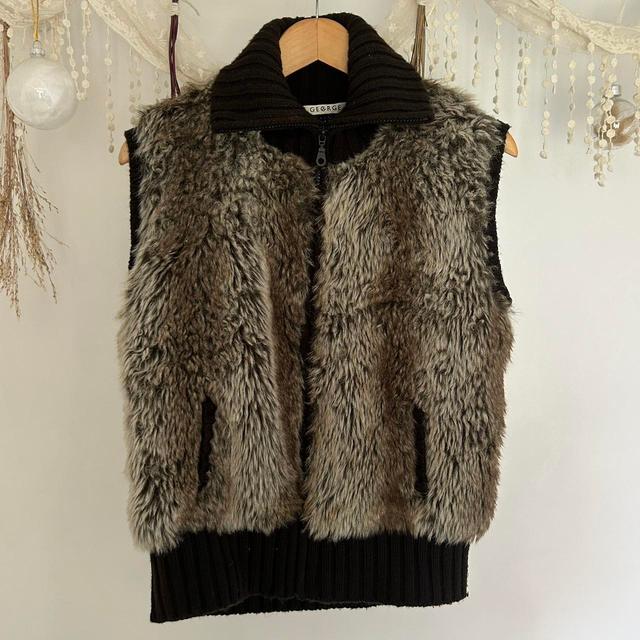 Women's Gilet - Brown/Grey - S on Productcaster.