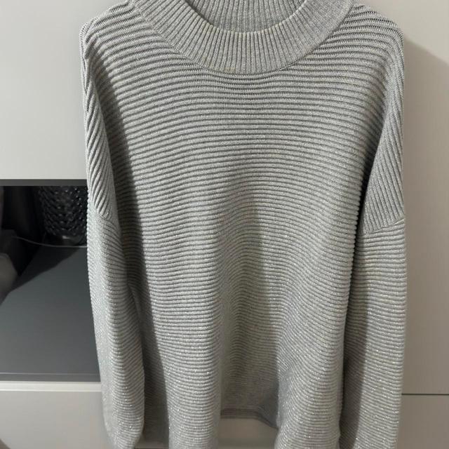 H&M Women's Jumper - Grey/Silver - S on Productcaster.