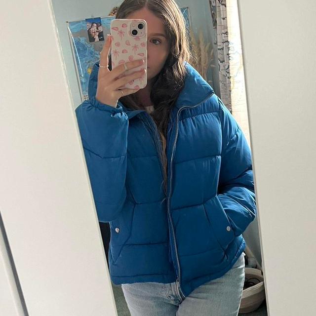 Pull&Bear Women's Puffer Jacket - Blue - XS on Productcaster.