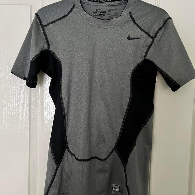 Nike Men's T-shirt - Grey/Black - S on Productcaster.