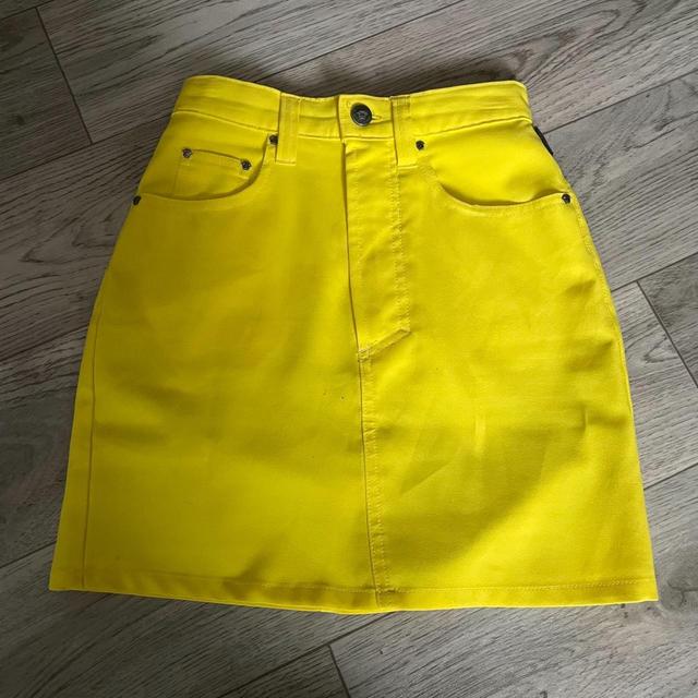 Versace Jeans Couture Women's Skirt - Yellow/Black - 24" on Productcaster.