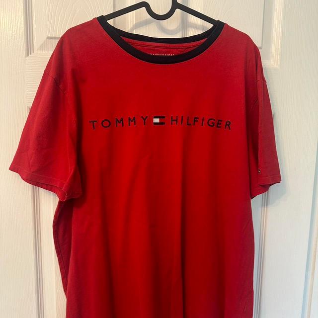 Tommy Hilfiger Men's T-shirt - Red - L on Productcaster.