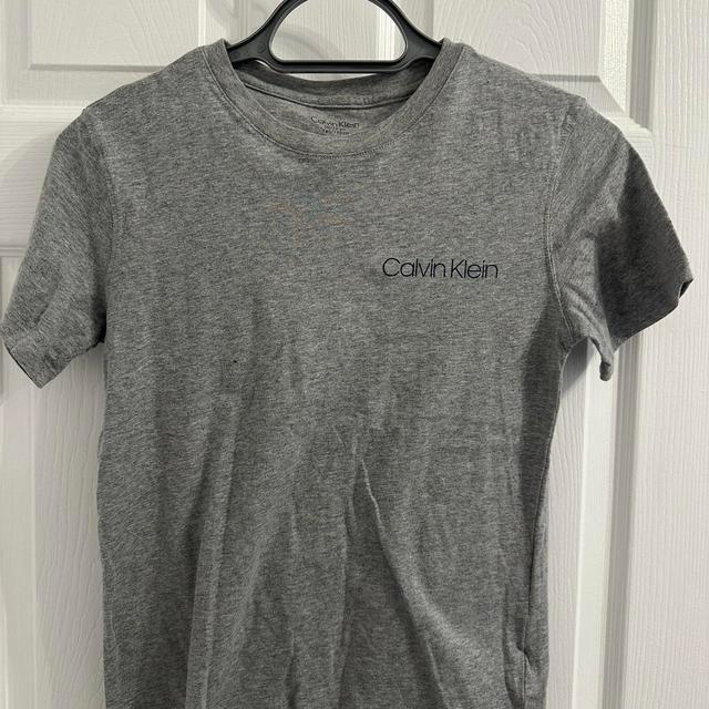 Calvin Klein Kids' T-shirt - Grey - 10 years on Productcaster.