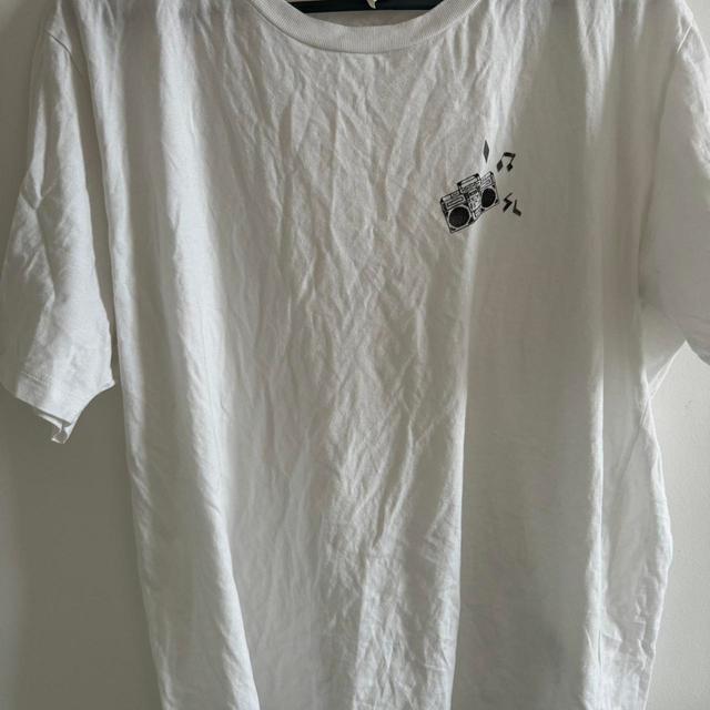 Yves Saint Laurent Men's T-shirt - White - S on Productcaster.