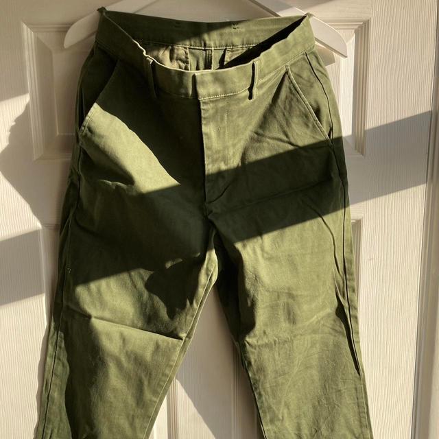 UNIQLO Men's Trousers - Green - S on Productcaster.