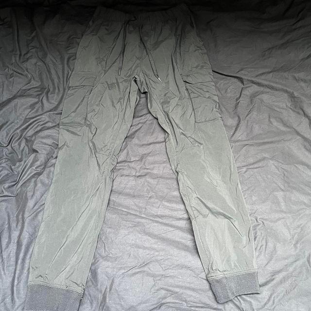 H&M Men's Trousers - Grey/Green - S on Productcaster.