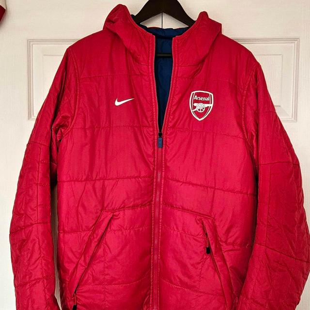 Nike Men's Puffer - Red - M on Productcaster.