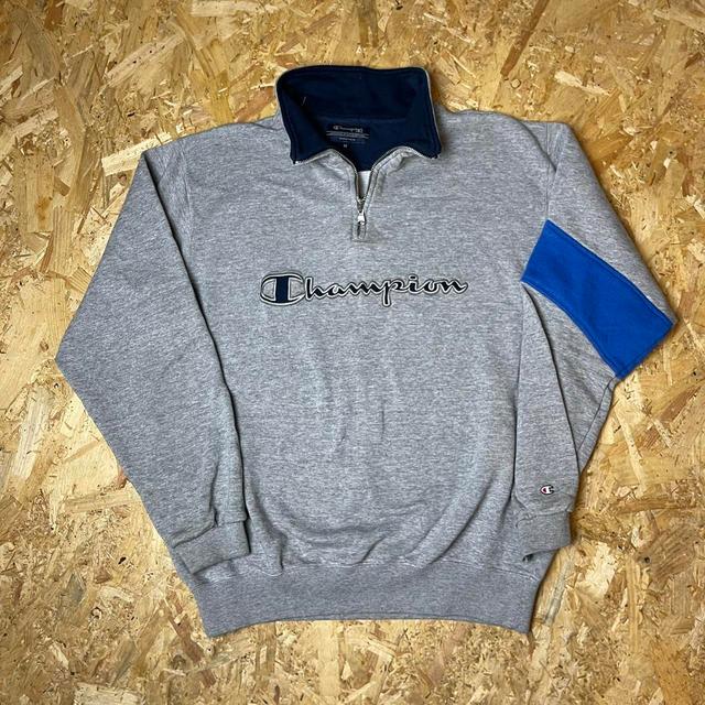 Champion Men's Sweatshirt - Grey - M on Productcaster.