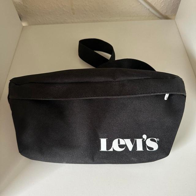 Levi's Men's Crossbody bags - Black on Productcaster.