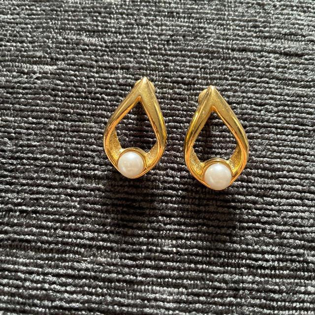 Vintage Women's Earrings - Gold on Productcaster.