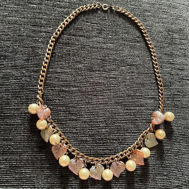 Preloved Women's Necklace - Gold/Cream on Productcaster.