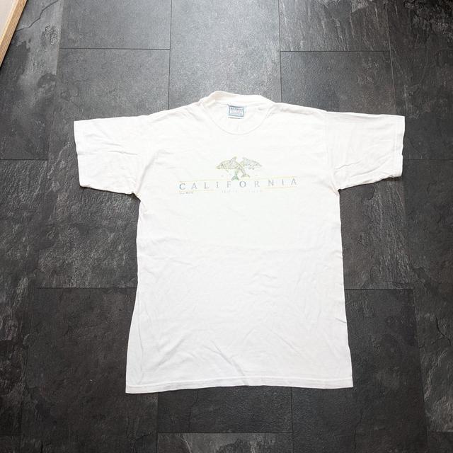 Vintage Men's T-shirt - White - M on Productcaster.