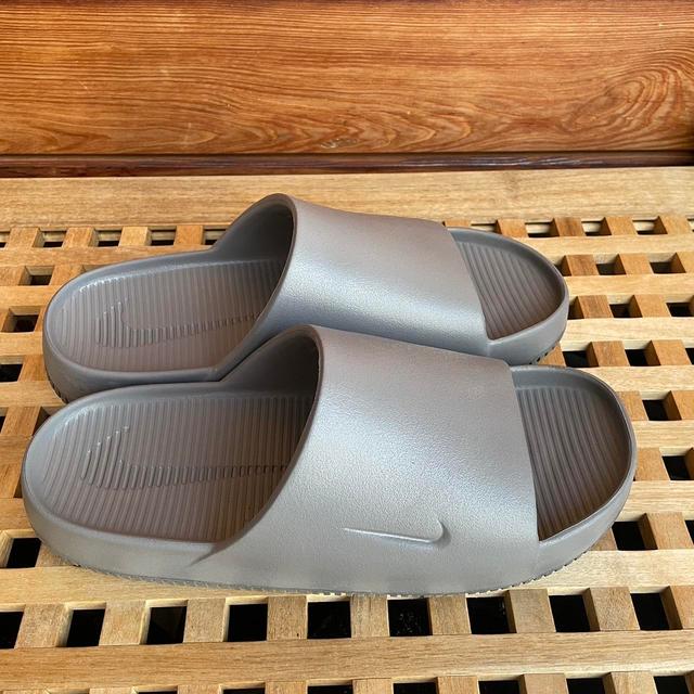 Nike Men's Slides - Grey/Silver - UK 12 on Productcaster.