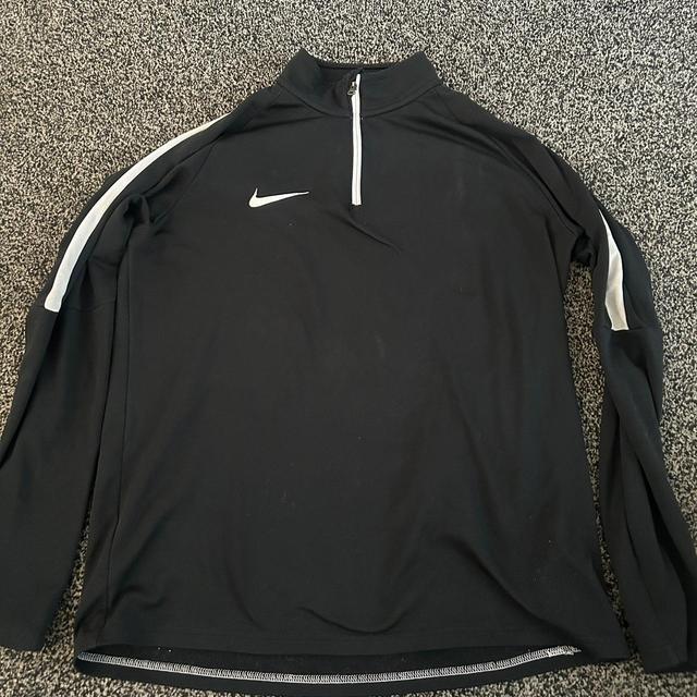 Nike Men's Jumper - Black - M on Productcaster.