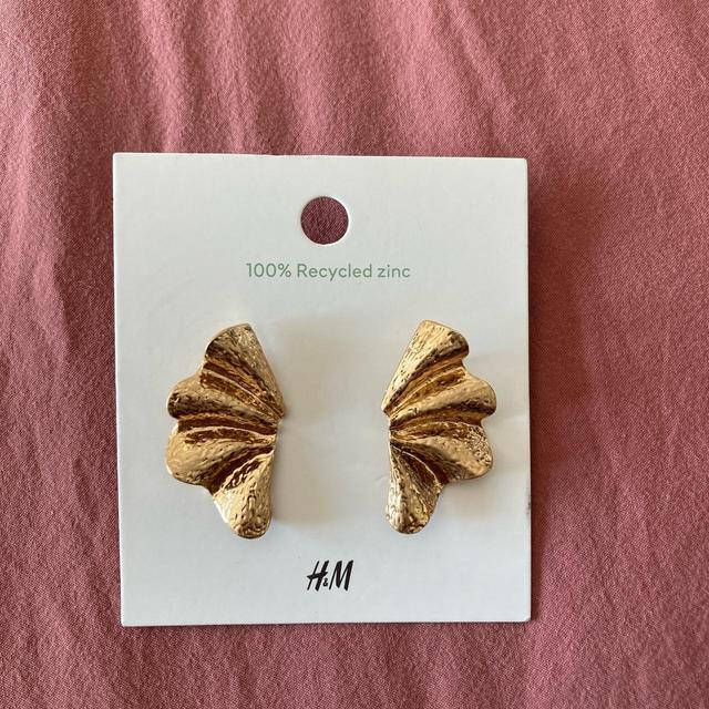 H&M Women's Earrings - Gold on Productcaster.