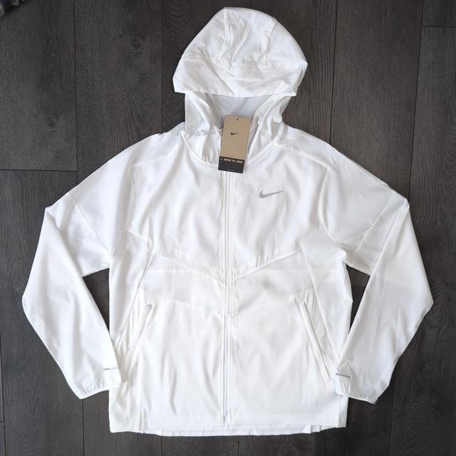 Nike Men's Windbreaker Jacket - White - M on Productcaster.