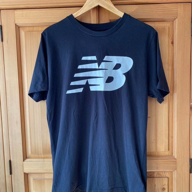 New Balance Men's T-shirt - Black - L on Productcaster.