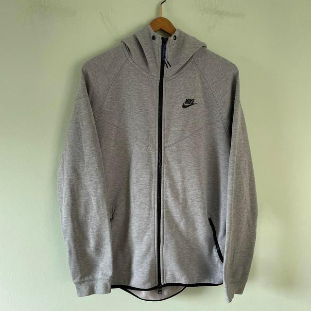 Nike Men's Hoodie - Grey - M on Productcaster.