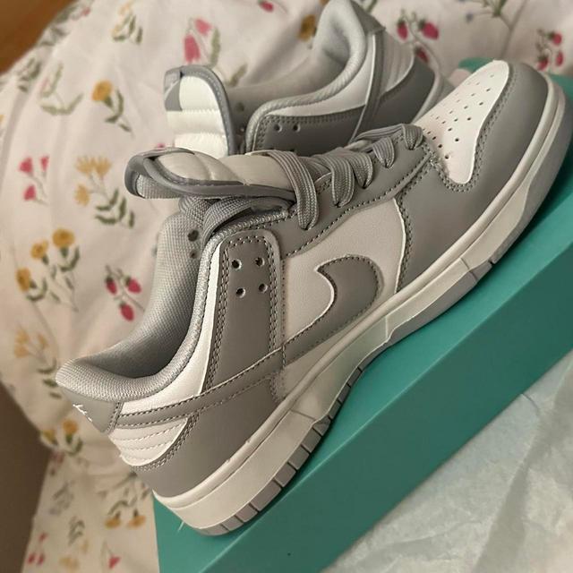 Nike Women's Trainers - Grey/White - UK 5.5 on Productcaster.